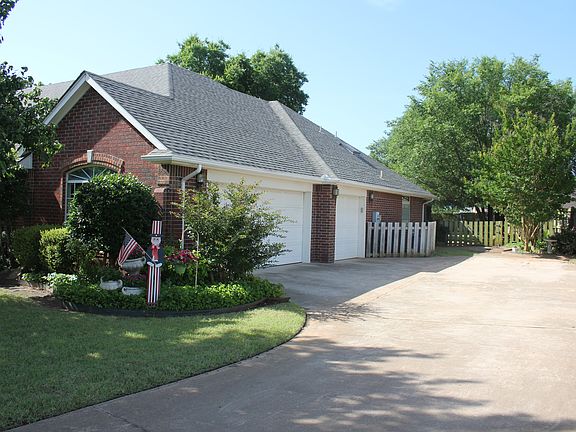 Side view of 3 car garage