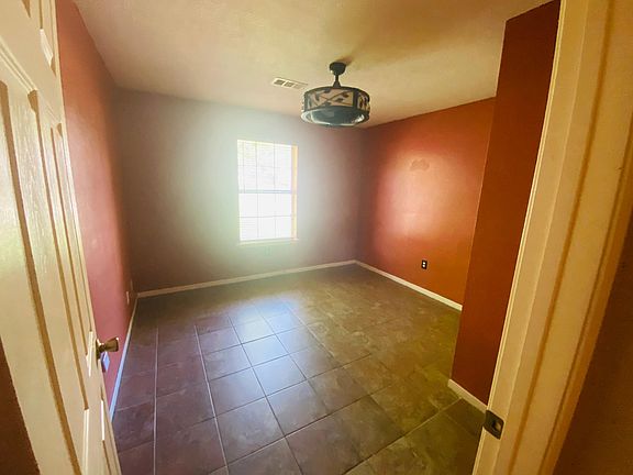4th image of 210 Kathy Ln
