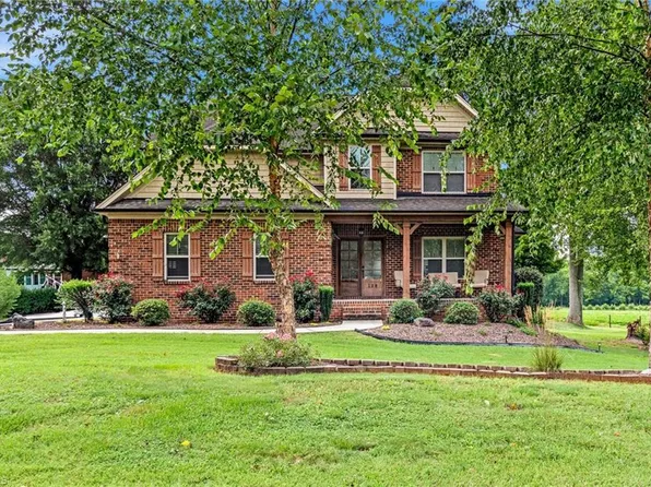 128 Meadow Brook Ct, Advance, NC 27006