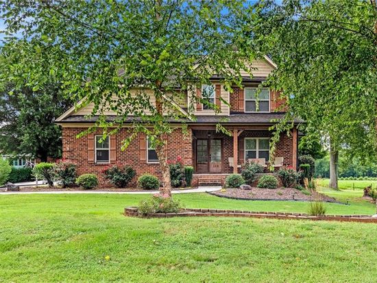 128 Meadow Brook Ct, Advance, NC 27006