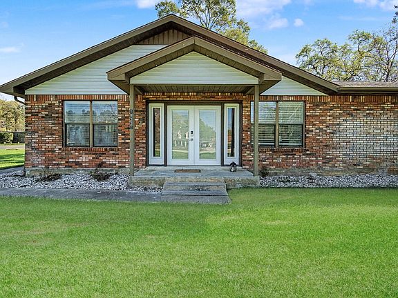 3rd image of 502 Easy St