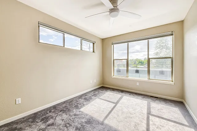 2100 N Clay St — Photo 25