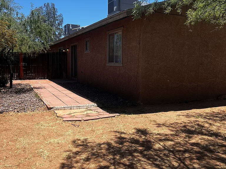 1921 N Madelyn Ave — Photo 23