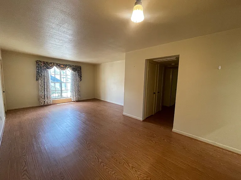 3820 Fairfield Ave #37 — Photo 3