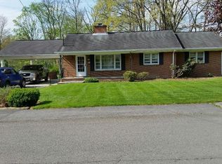 559 Old White Trl, White Sulphur Springs, WV 24986