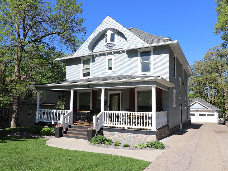 1st image of 1118 Summit Ave