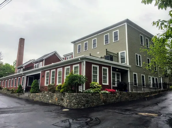 31 Fletcher Ave APT 11, Lexington, MA 02420