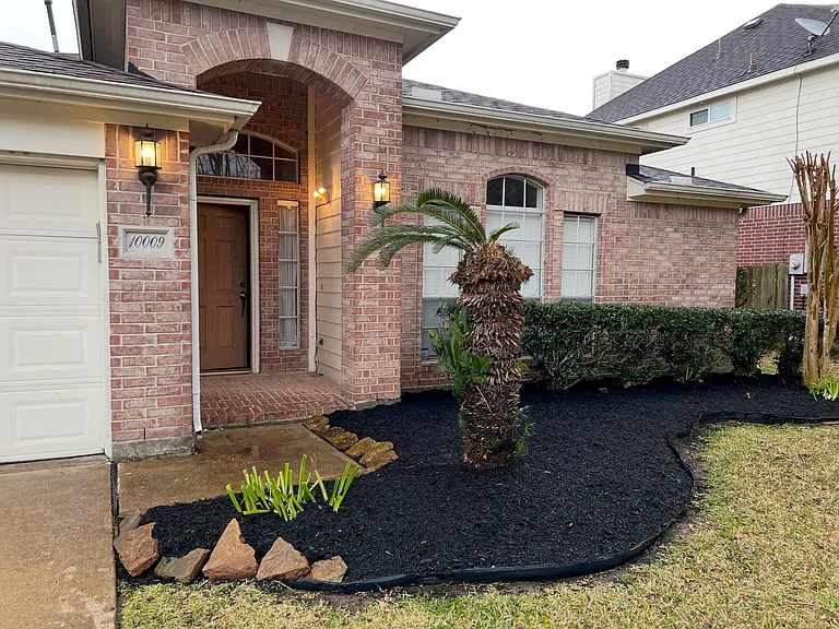10009 Hidden Falls Dr — Photo 1