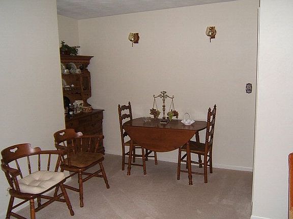 5th image of 3437 Royal Dr