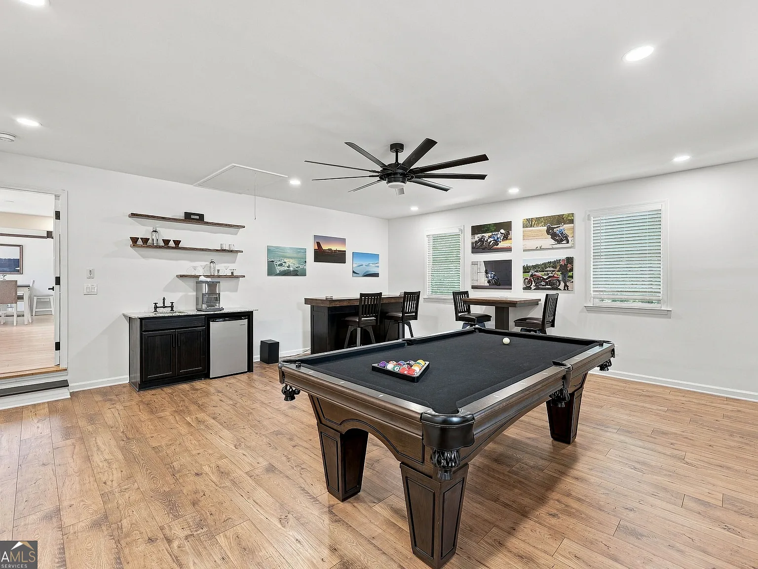 3 bed, 2.5 bath, $5,828 — Photo 4