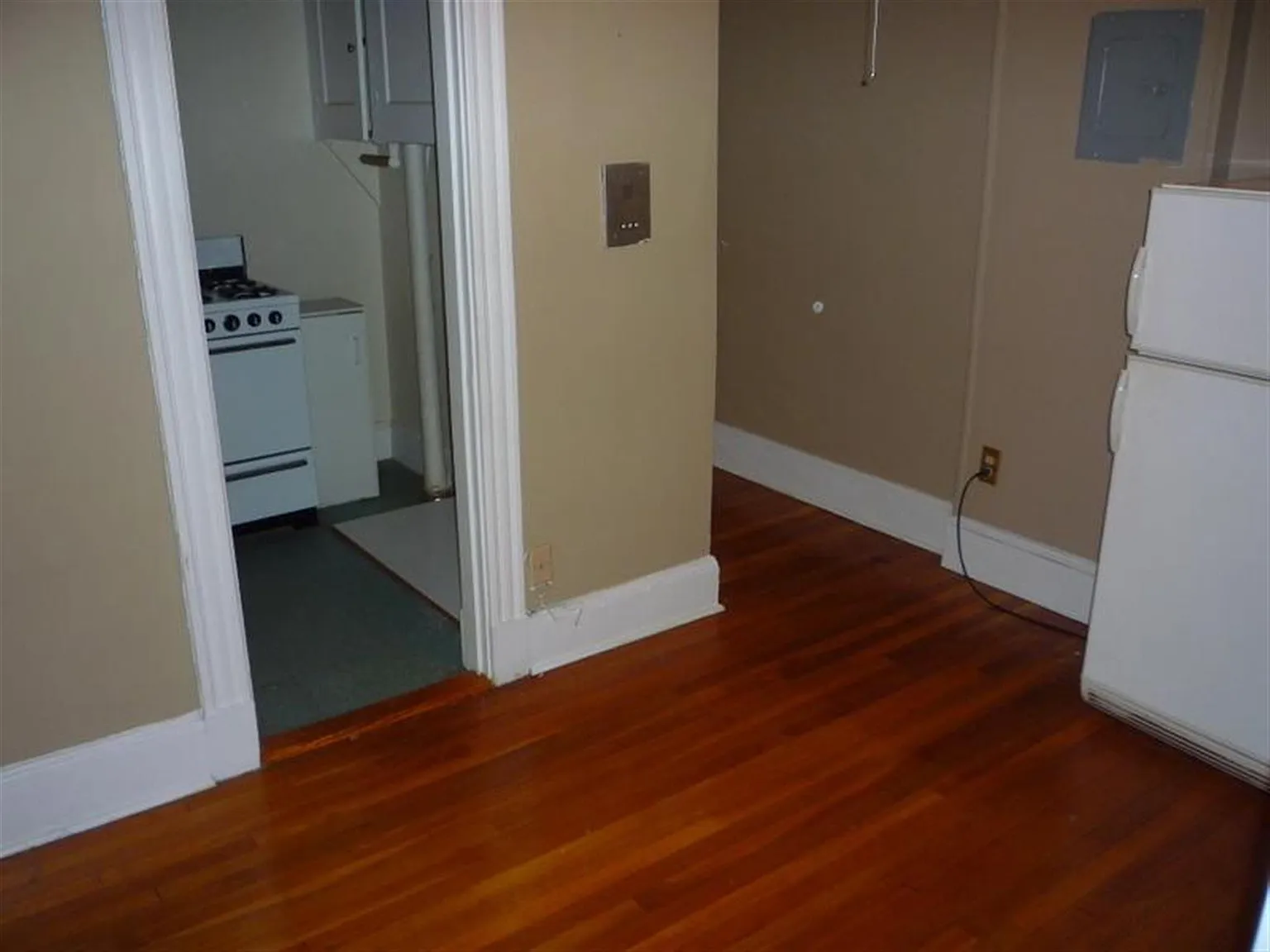 Studio, 500 sqft, $2,350 — Photo 2