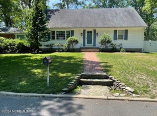 2002 Vernon St, Oakhurst, NJ 07755