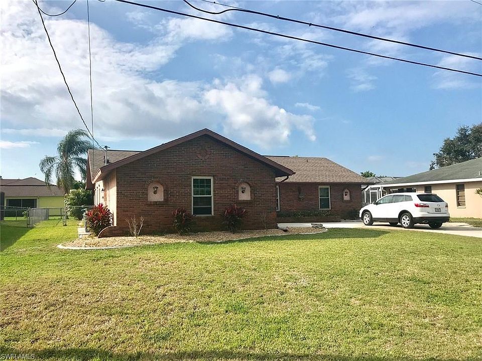 1st image of 218 SW 41st Ter