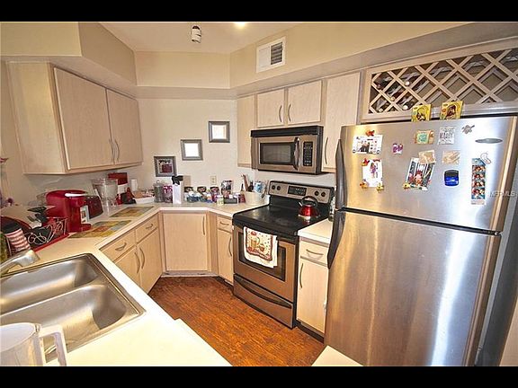 3rd image of 7330 Westpointe Blvd APT 412