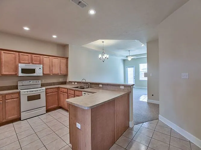 5512 Hampton Woods Way — Photo 6