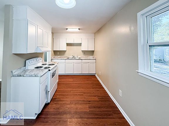 5th image of 319 Brown Ave