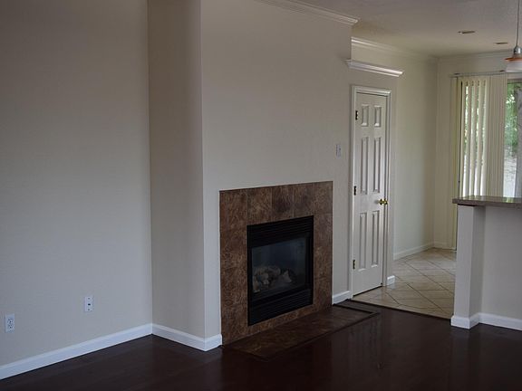 2nd image of 989 Sagewood Ct