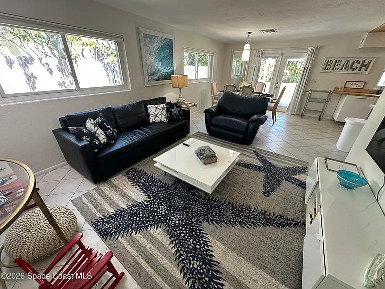 302 5th Ave — Photo 3