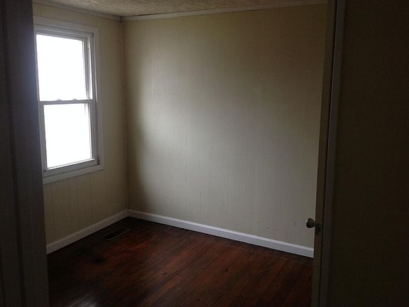4th image of 4834 Ivey Ln