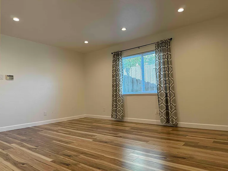 2917 Esquire Ln — Photo 10