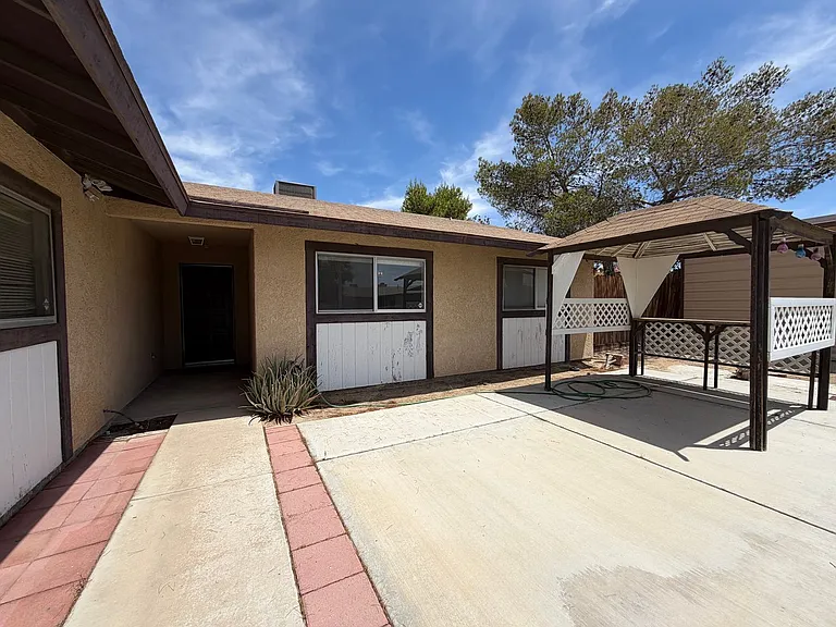 25670 Ash Rd — Photo 5