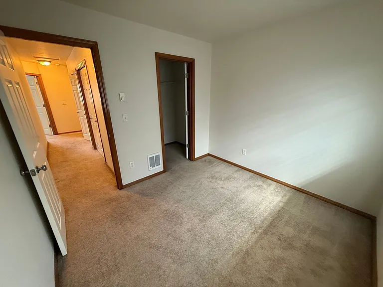205-211 Thompson Pl — Photo 8
