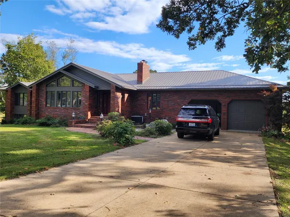 1200 Hawthorne Dr, Houston, MO 65483