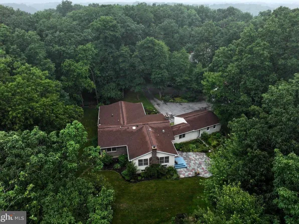 2404 Braddock Rd, Mount Airy, MD 21771