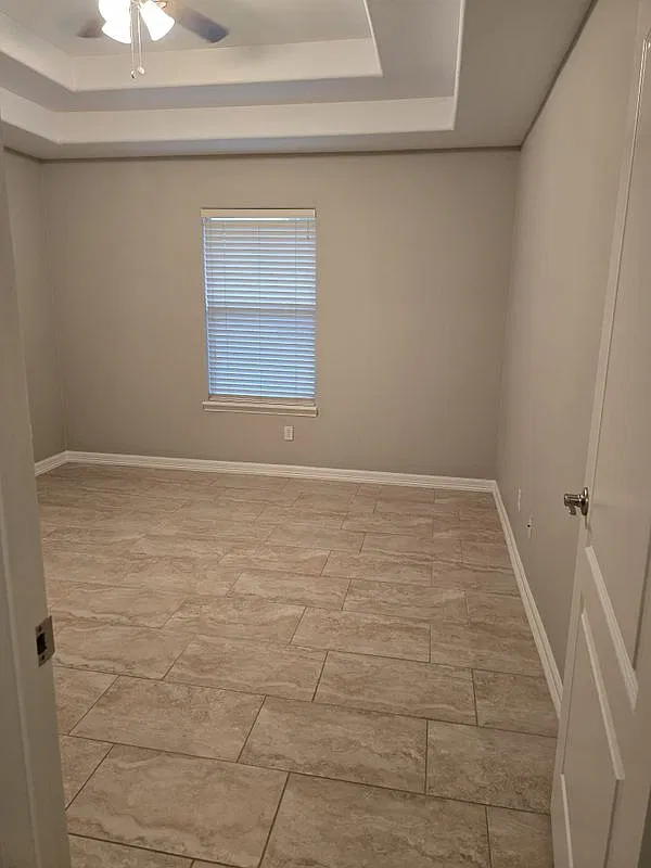 3 bed, 2.0 bath, 1867 sqft, $1,900 — Photo 4