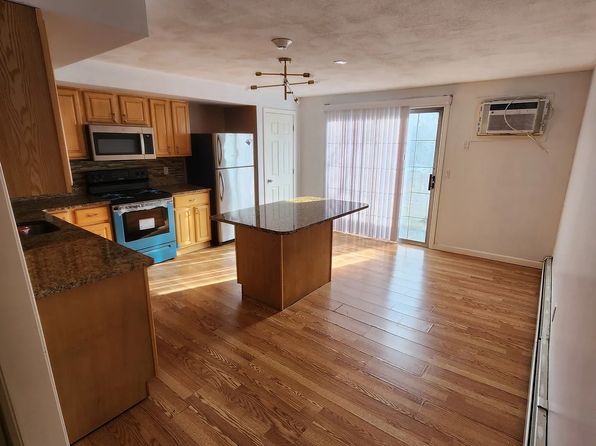 22 Oak St APT 5B