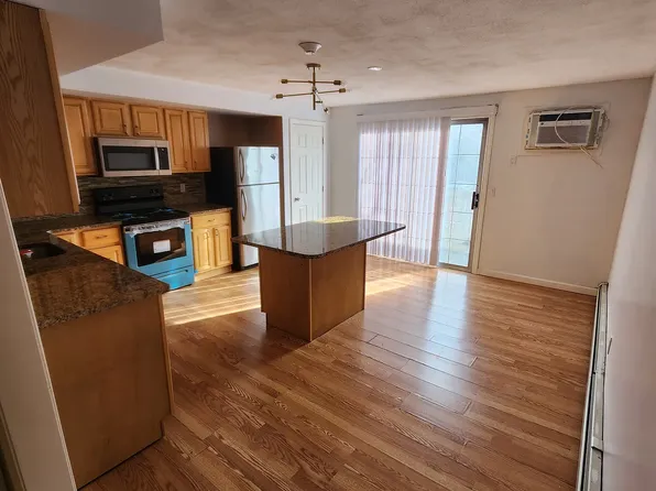22 Oak St APT 5B, North Providence, RI 02911