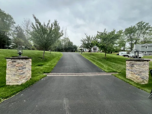 876 Sackettsford Rd, Ivyland, PA 18974