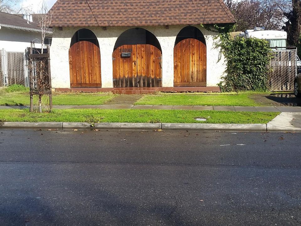 1st image of 24936 Cypress Ave