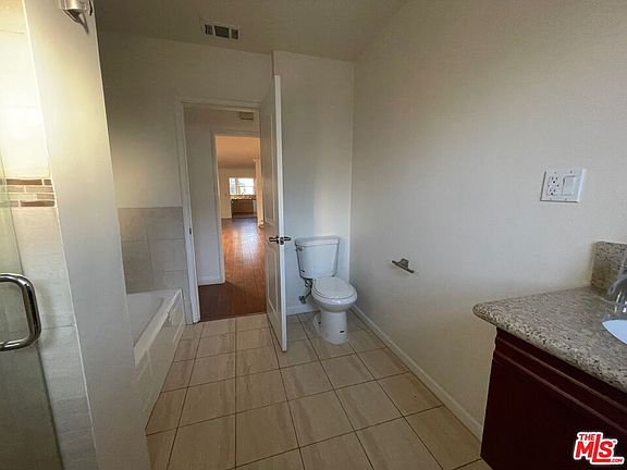 3rd image of 10736 Hortense St