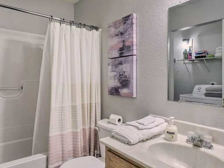 922 Renfrow St — Photo 14