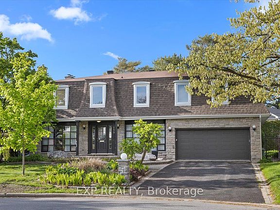 2nd image of 899 Dresden Cres