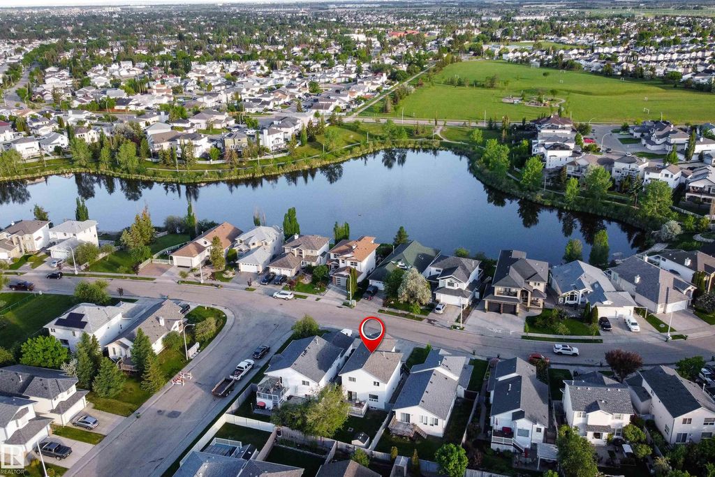 493 Klarvatten Lake Wynd NW, Edmonton, AB - View 2