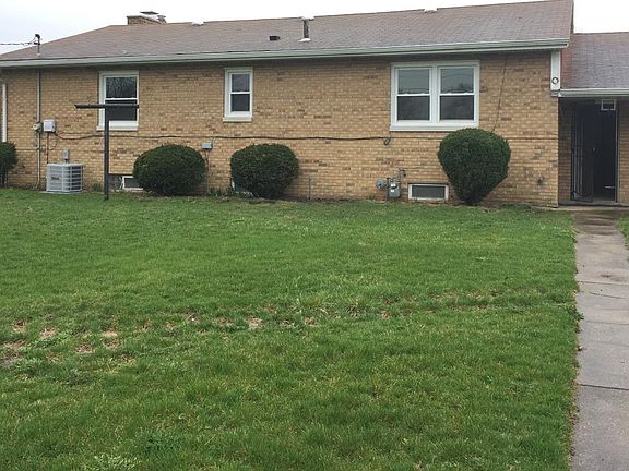 2nd image of 210 W 53rd Pl