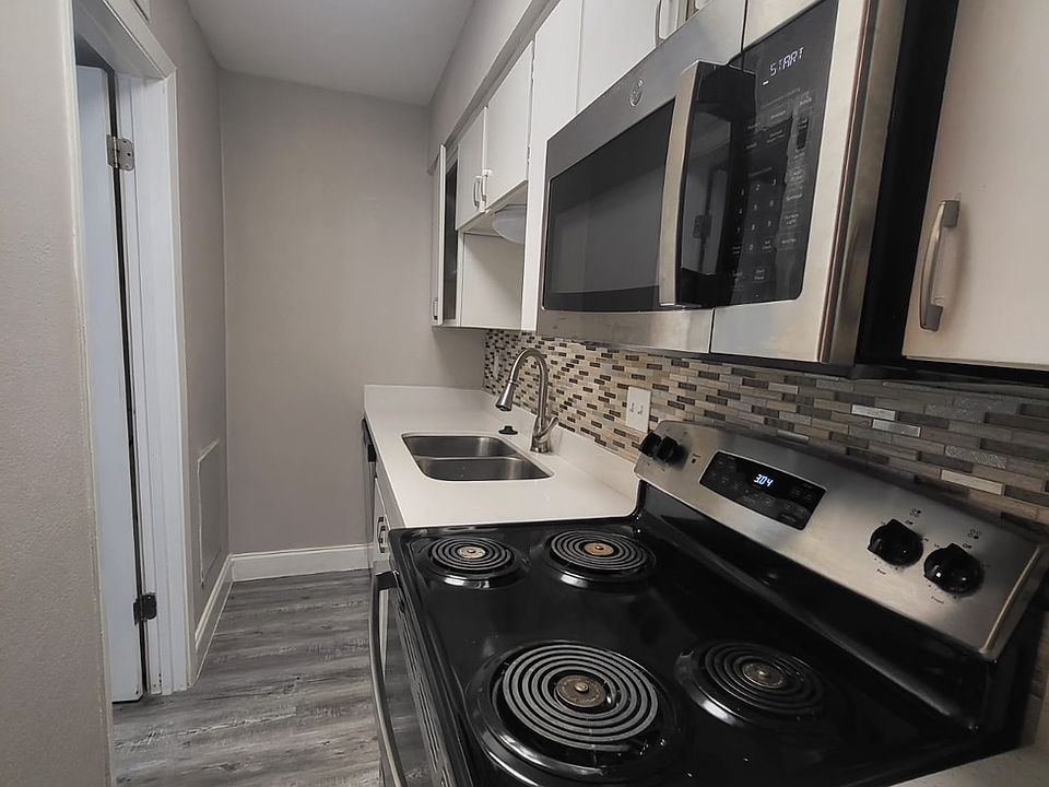 1st image of 7140 San Mateo Blvd #268