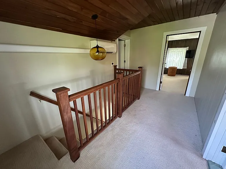 914 Middle Rd — Photo 13