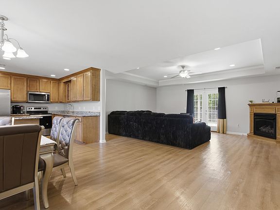 4th image of 3167 Old York Rd