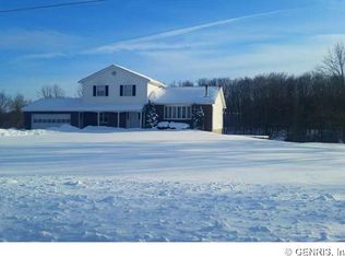 7304 Selden Rd, Le Roy, NY 14482