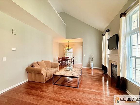 2nd image of 5201 Schindler Dr S