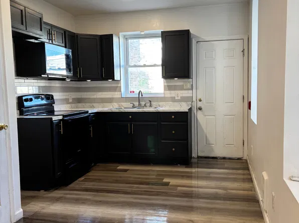 1403 S 52nd St Floor 2, Philadelphia, PA 19143