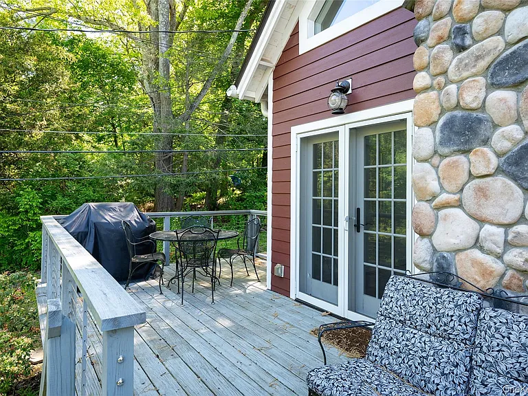 53 Cove Rd — Photo 6