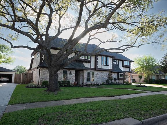 3rd image of 2419 Hodges Bend Cir