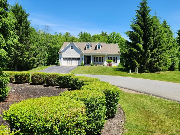 14 Westfall Court, Averill Park, NY 12018