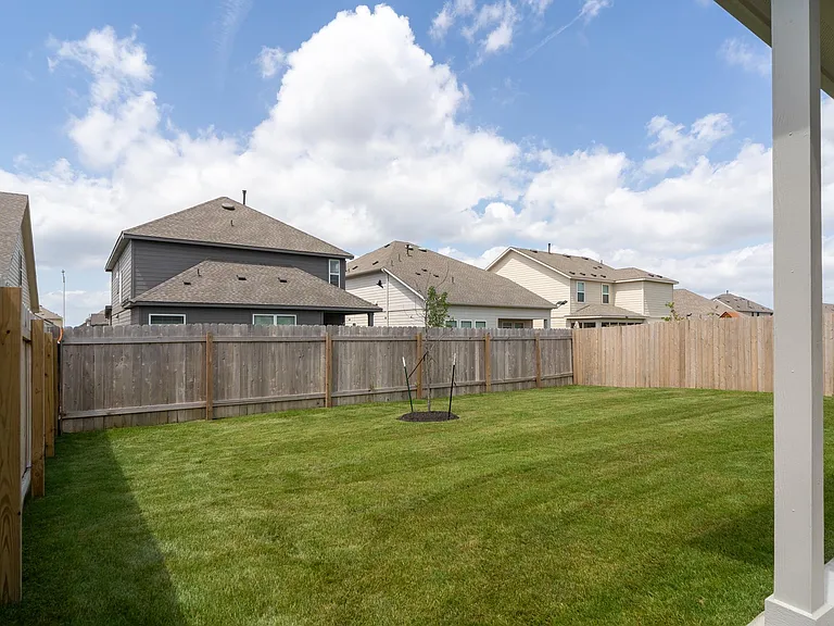 917 Falkland Trce — Photo 31