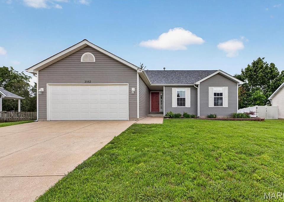 1st image of 2332 Garden Ln