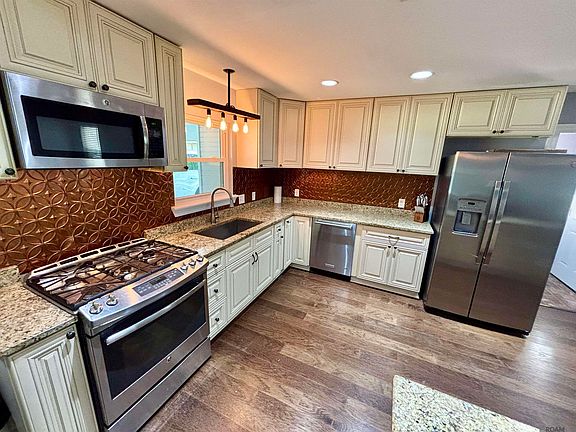 5th image of 35261 Bend Rd